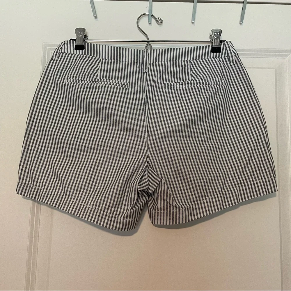 Old navy chino shorts. Blue and white stripe. Great condition - Picture 2 of 2